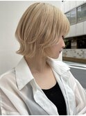 ベージュボブ 外ハネ ミニボブ×ハイトーン レイヤーボブ A1107