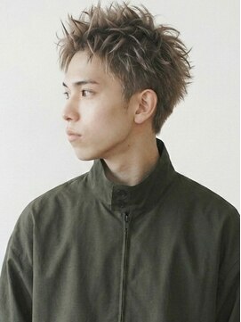 キビト(kibito) 新宿四ツ谷曙橋ハイトーン金髪スパイキーショート20代30代40代