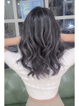 トップシェイプ(TOP SHAPE)&nbsp;外国人風バレイヤージュ・ハイライトカラーアッシュグレージュ