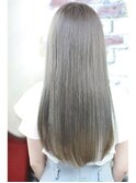Paradeおススメ♪綺麗なグレイジュアッシュ☆艶ロング