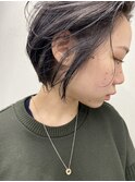 ショートボブ×ダークグレー