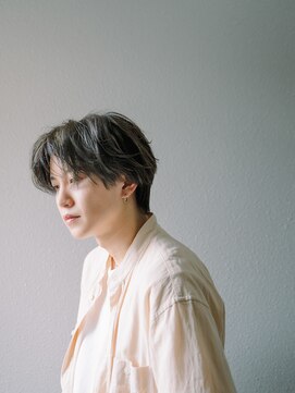 トゥ(TOE) センターパートとレイヤースタイル