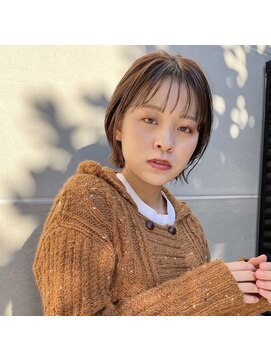 ジジ 代々木(Gigi) 【Gigi】外ハネボブ セクションカラー ペールベージュ