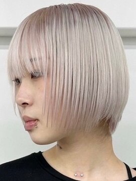 ウィコ 新宿(WICO) white color [新宿駅/グレーベージュ/黒髪]