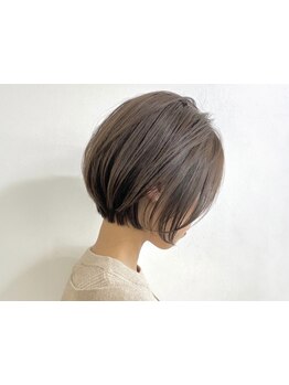 《大人上品な印象が欲しい方に◎》どこから見ても綺麗なシルエットのショートヘアをご提案＊[ショートボブ]