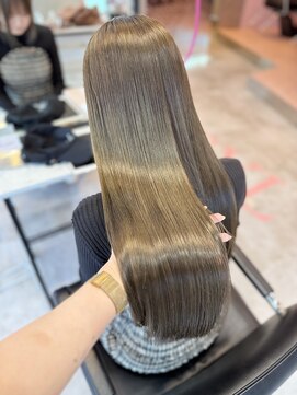 セシル(SECYL) 【Mika】オリーブベージュ　ブリーチなし　春カラー　韓国ヘア