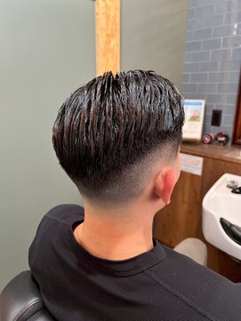スタンドバーバー 柏(STAND BARBER) スペインカール/スパイキーショート/ブルーブラック/柏