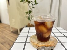 カラー放置中には美味しいコーヒーをサービスしております。