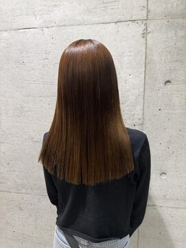 ヘアールーム プリズム(Hair room Prism) 然なストレート感で、ツヤと柔らかさを両立した縮毛矯正