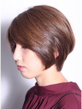 キャパ 秦野(CAPA) どこから見てもシルエットが綺麗なショートボブスタイル