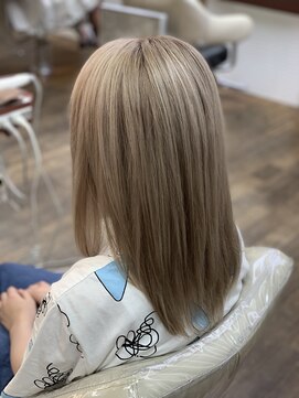 アッシュ 池上店(Ash) ハイブリーチで作るホワイトミルクティーベージュ