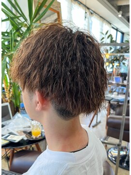 ビハインドザカーテン(BEHIND THE CURTAIN) ツーブロック×ツイストパーマ