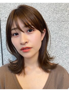 エマ ギンザ(EMMA GINZA) 簡単可愛いくびれミディアム♪ シナモンベージュカラー