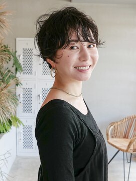 トゥナ(Tuna) 大人ショートパーマ