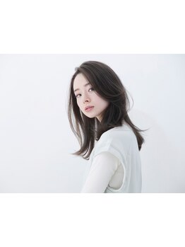 ダメージ状態に合わせて薬剤を選定！髪に負担をかけない縮毛矯正で、今までとは違う憧れのサラ艶美髪を実現