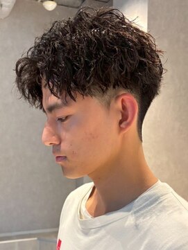 メンズサロン ブロック(Men's Salon bloc) ツイストスパイラルパーマ ツーブロック センターパート 束感