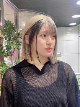 ヘアーアンドメイク ビス(HAIR&MAKE bis) フェイスフレーミング/ホワイトミルクティー×ブラック【NOKA】