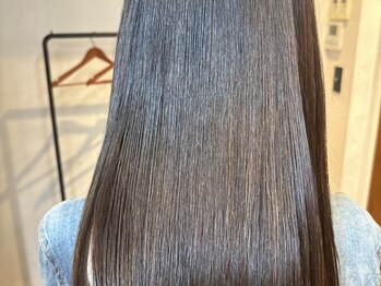 カレン 銀座(Karen)の写真/大人女性の髪に深いうる艶を与える特別ケア。質感改善を実感できる高級トリートメント。