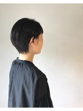 ハサミ(HASAMI) 【HASAMI.】タイトなショート。