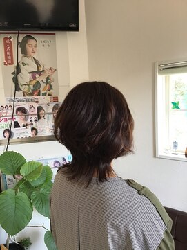 マループ(Maloop) 外ハネ個性重視ボブ