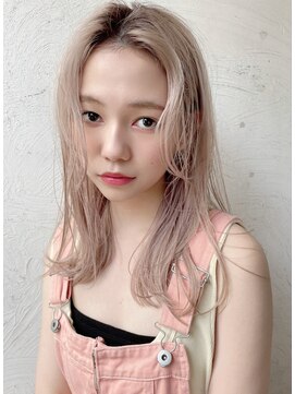 エイミー(Aimee) Aimee町田プラチナベージュ×外ハネワンカール