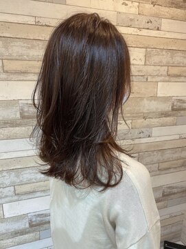 マーリャヘアー(mallia hair) くびれ外ハネセミロングレイヤースタイル