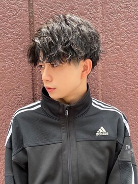 ツーダブルバイフィフス 西梅田店(WW.. by fifth) センターパートツイストスパイラルパーマツーブロックメンズヘア