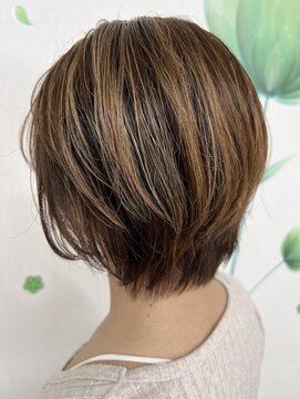 サロンドニケ ハイライトデザインカラー