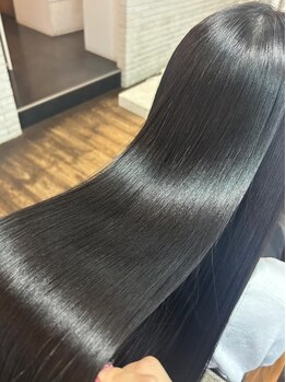 ジュエルボックス 西梅田店(jewelbox)の写真/【西梅田/徒歩1分】質感と柔らかさを大切に*縮毛矯正史上最高☆圧倒的ツヤ"酸性ストレート"[髪質改善］