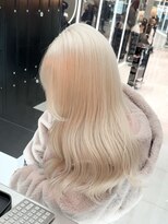 レディアル 渋谷(REDEAL)&nbsp;抜きっぱなしブロンドハイトーンインナーレイヤーカットウルフ