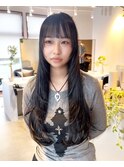 レイヤーカット ブルーブラック パッツン前髪 ハッシュカット