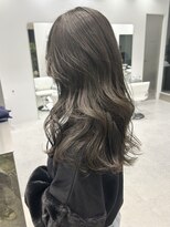 ヨーク(yoke)&nbsp;【yoke×RYO】オリーブカラー/レイヤーカット/くびれヘア/立川