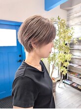 サロン クィ ベルジョーネ(SALON QUI BELLGIONE) マッシュショート ミルクティー