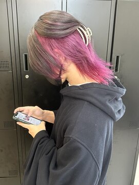 ラビス クローバー(Lovis clover) インナーピンクウルフヘア