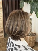 動きのあるボブにふんわり感をプラス