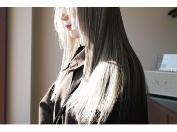 モノリス(MONOLITH.)の写真/【髪質改善カラー】髪のダメージを最大限に抑えて理想のカラーに。あなたの"なりたい"を叶えてくれる*