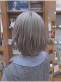 透け感まとうシアーベージュボブ