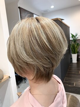 アペル(APARE) ★ハイトーンベージュ ショート★