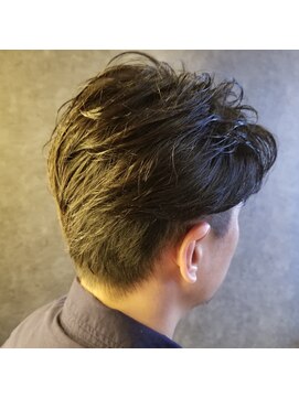 メンズアートヘアー ブーム(MEN'S ART HAIR BOOM) 大人感のあるメンズ2ブロックボブ