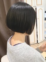 ネオリーブ チロル 横浜西口店(Neolive CiroL.)&nbsp;丸みショートボブ　　艶ブラック　髪質改善