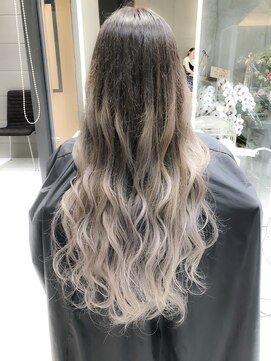 デイズ(days) シルバーグラデーションカラーブリーチデザインカラー中村清彦