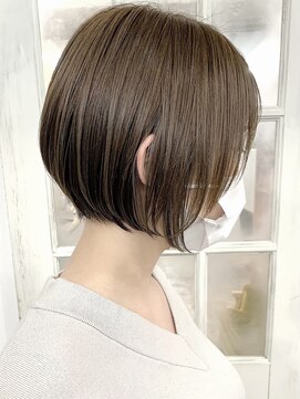 アリュウル 表参道(ALLURE) 【前下がりショート】【シースルーバング】ベージュ