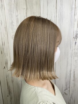 アンダーバーホワイト 南海難波店(_WHITE) 【＿white+】