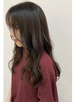 リングケー(Ling K) ほんのり顔周りレイヤースタイル