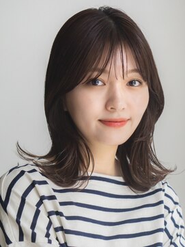 ガーデンヨコハマエスト(GARDEN YOKOHAMA est) ミディアムレイヤー　切りっぱなしボブ　グレージュ　丸型　卵型