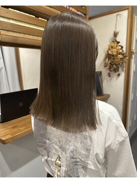 スクレ(s:;cre) 切りっぱなしロブ透明感オリーブグレージュカラー”