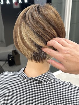 ハルキミナトジャパン センダイ(HARUKI MINATO japan SENDAI) 大人ショートが可愛いインナーカラー