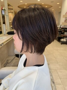 アッシュ 仙川店(Ash) 前髪あり耳掛け丸みくびれショートボブ20代30代40代50代