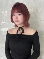 大人かわいい小顔くびれミディアムボブウルフ10代20代30代