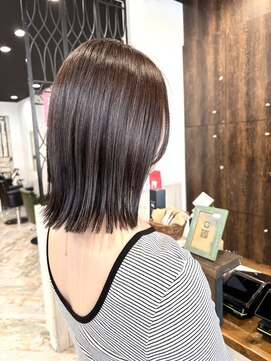 リノナ(Linona) ロングショートワンカールパーマカーキグレージュ前髪錦糸町